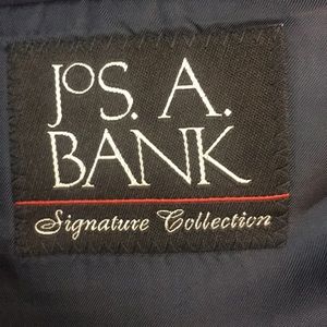 Jos A Bank Signature Collection Suit 44R